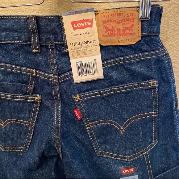 NWT~LEVI’S Kids Utility Hudson Blue Jean Shorts Size 12 Reg - Picture 2 of 7